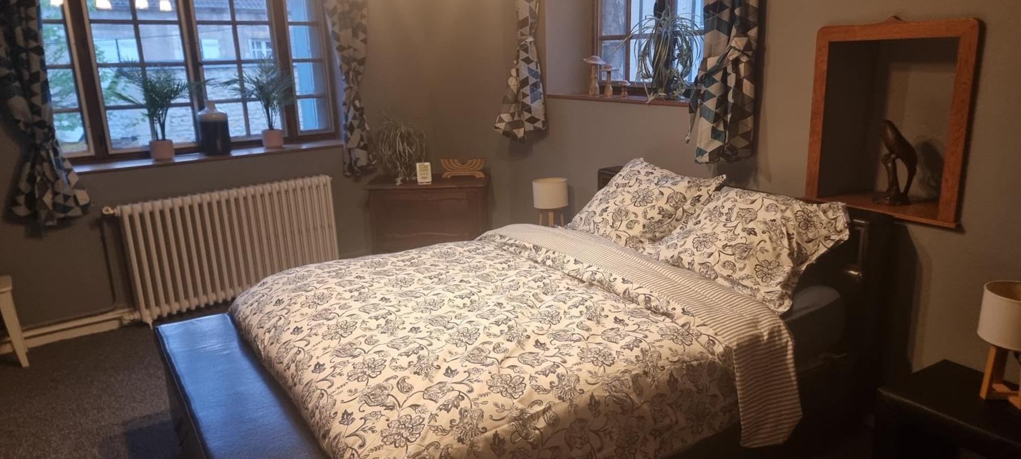 Cour St Didier Невер Номер фото